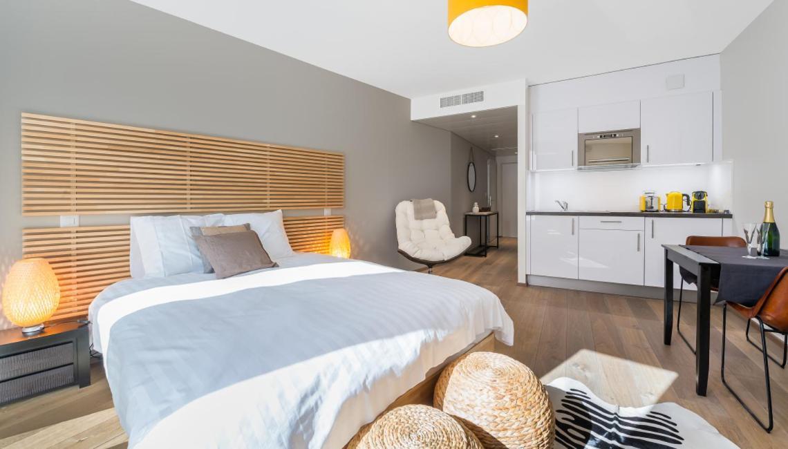 Noirettes 24-7 Keyless Entry By Homenhancement * Geneva