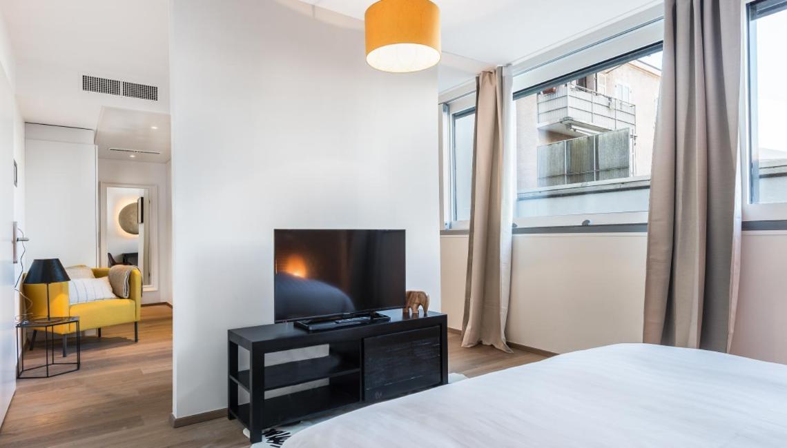 Noirettes 24-7 Keyless Entry By Homenhancement Geneva